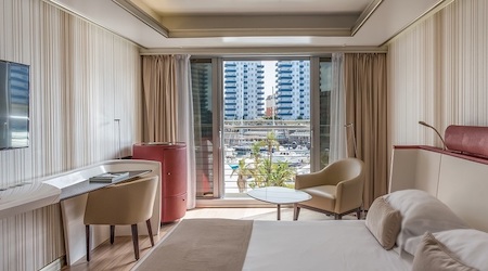 Sunborn Yacht Hotel & Casino 